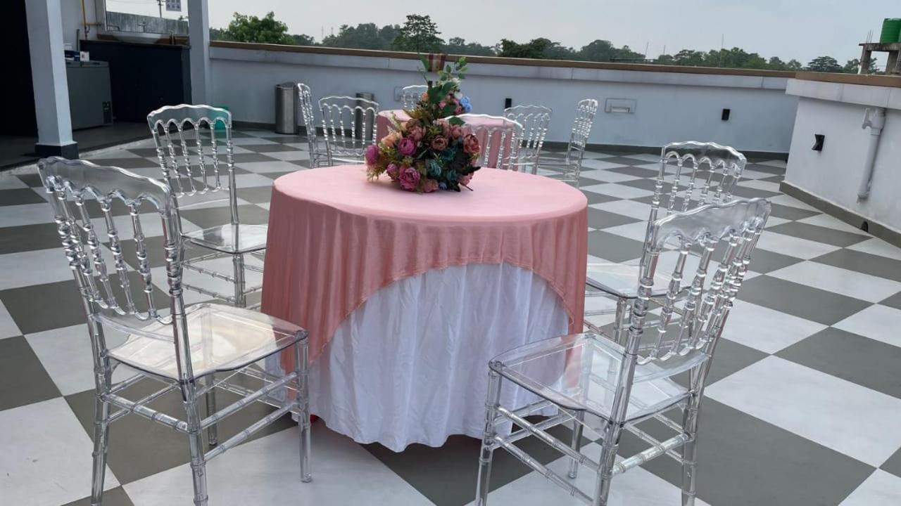 The Dibrugarh Address Hotel Exterior foto